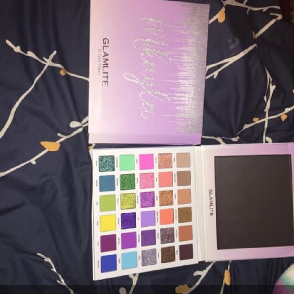 Mikayla glamlite pallet